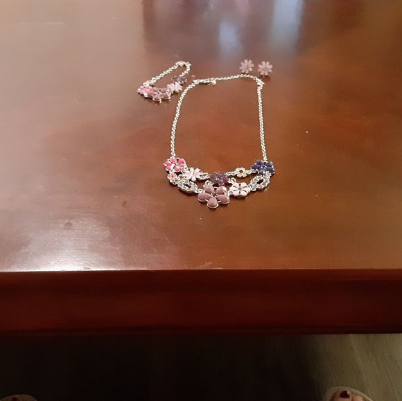 Jewerly - Picture 3 of 5